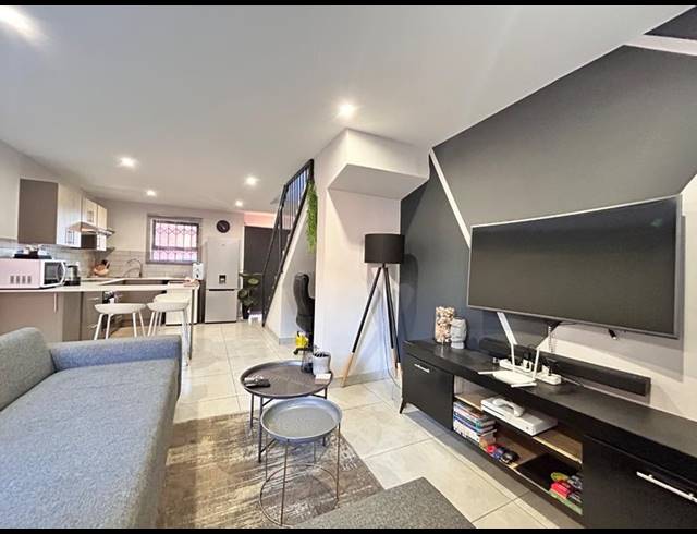 2 BEDROOM APARTMENT FOR SALE IN THERESAPARK